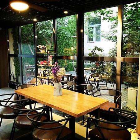 Lantian Garden Hostel Циндао Екстериор снимка